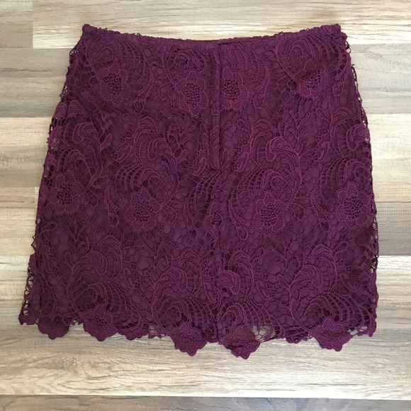NWT Maroon Scalloped Lace Skirt, 6 - Picture 4 of 6